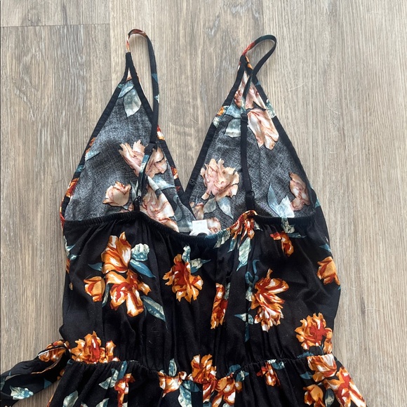 Floral Wide Leg Jumpsuit - Picture 8 of 9